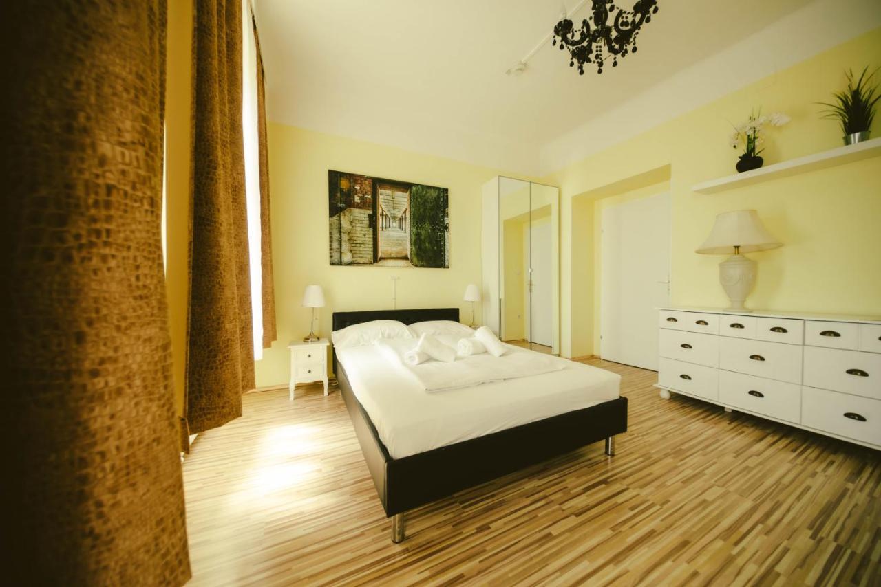 Hotel California Vienna Exterior photo