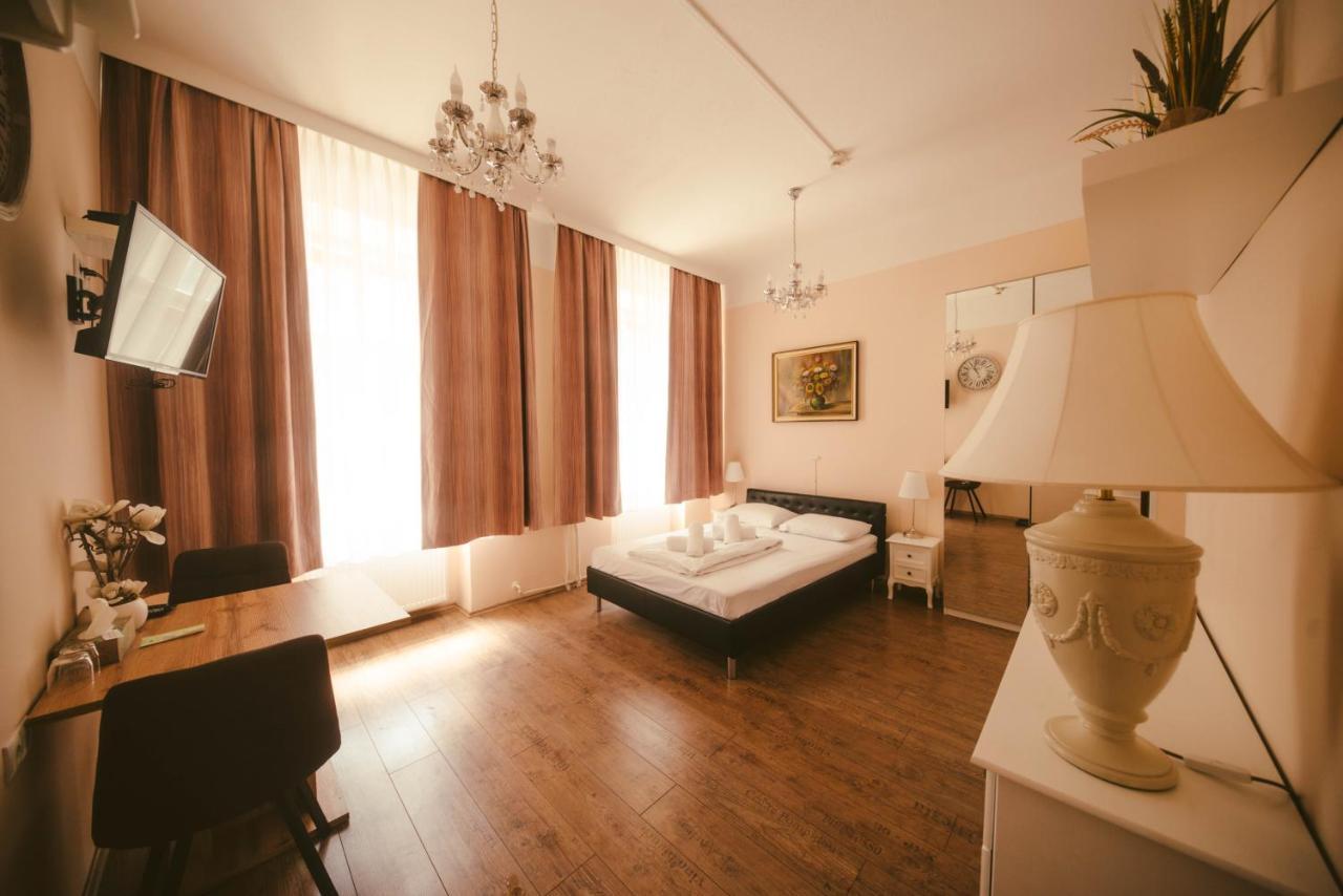 Hotel California Vienna Exterior photo