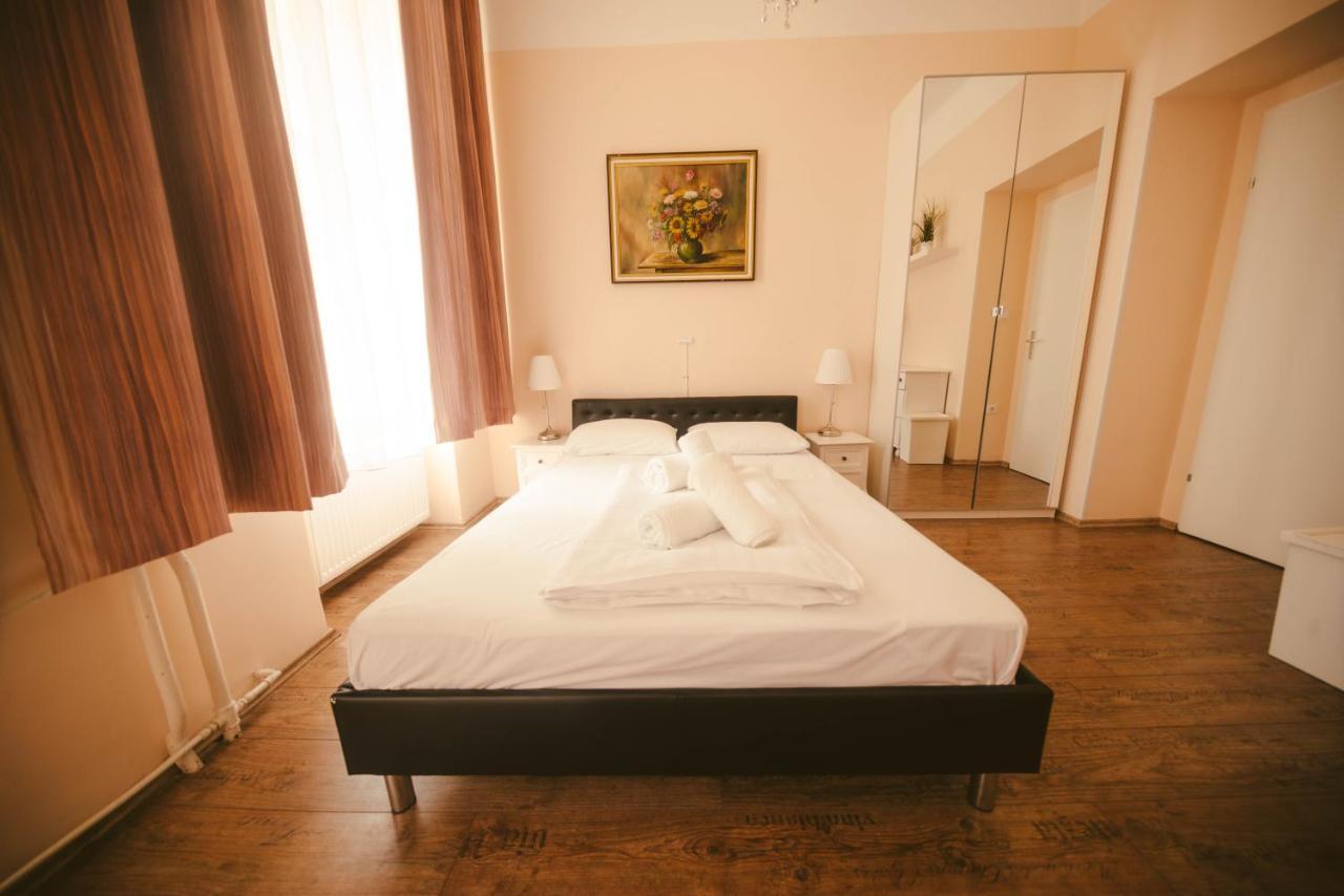 Hotel California Vienna Exterior photo